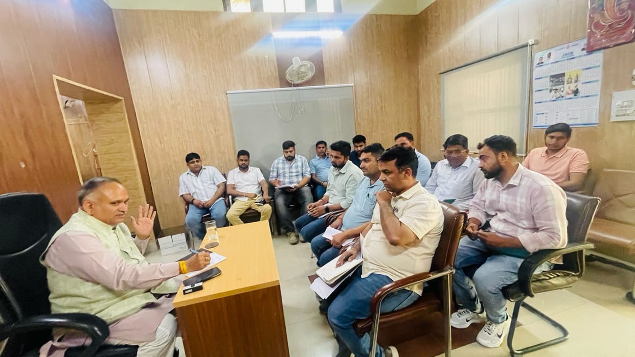 Clear clogged sewers before the onset of the monsoon season: Mayor