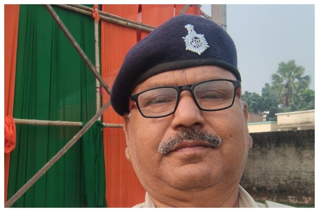 घायल दरोगा की तस्वीर