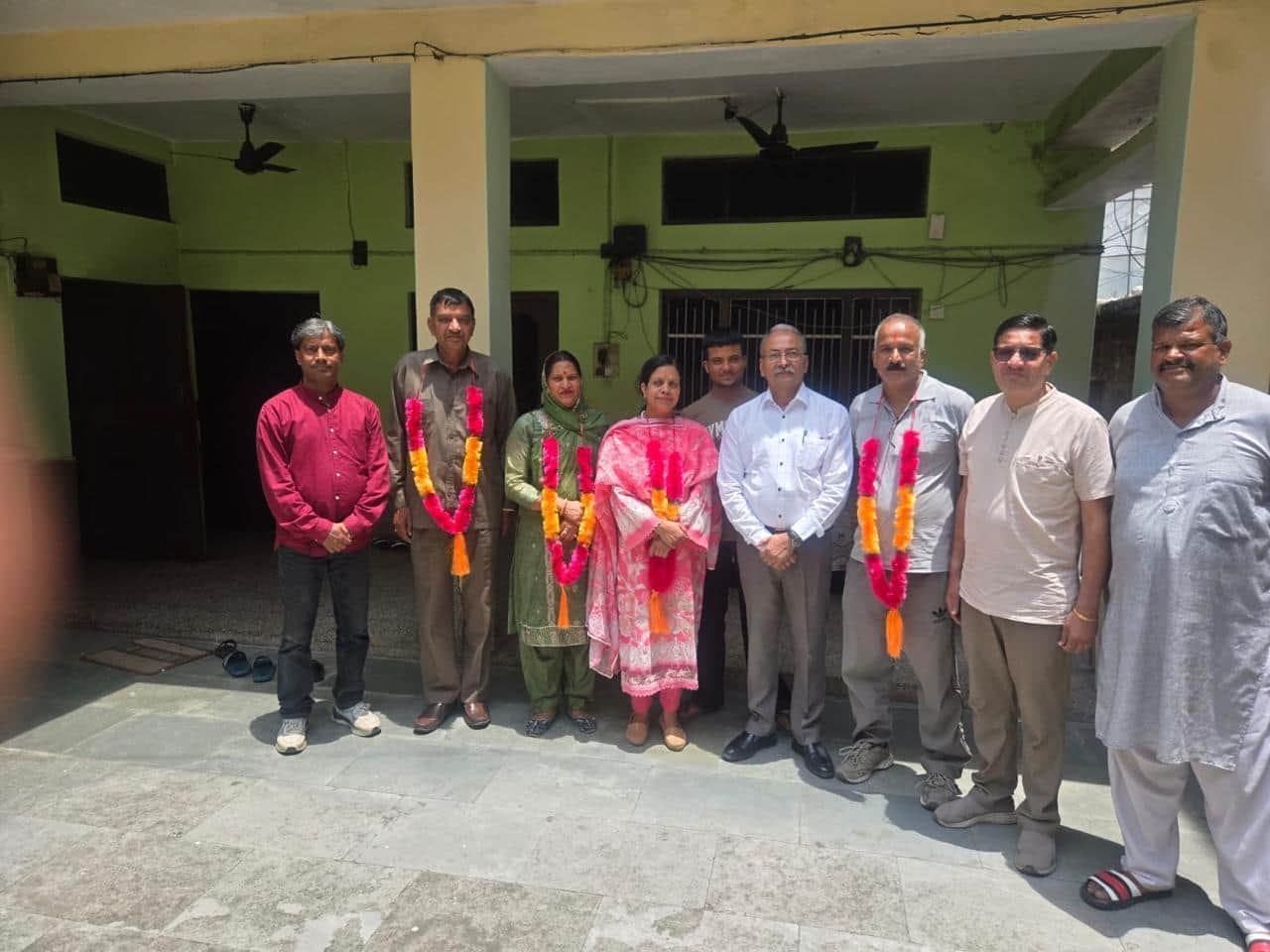 मुख्यमंत्री के राजनीतिक सलाहकार सुनील शर्मा बिट्टू से भेंट करने पहुंचे नवनिर्वाचित जनप्रतिनिधि।