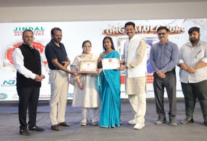 Neha, Neelima and Madhu Rani received the Women Achiever Award