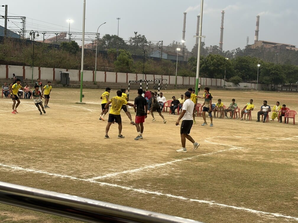 Varanasi team became the champion by defeating Gorakhpur 26-19.