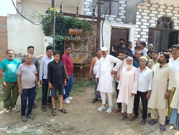 People protested against the non-removal of the transformer even after the death.
