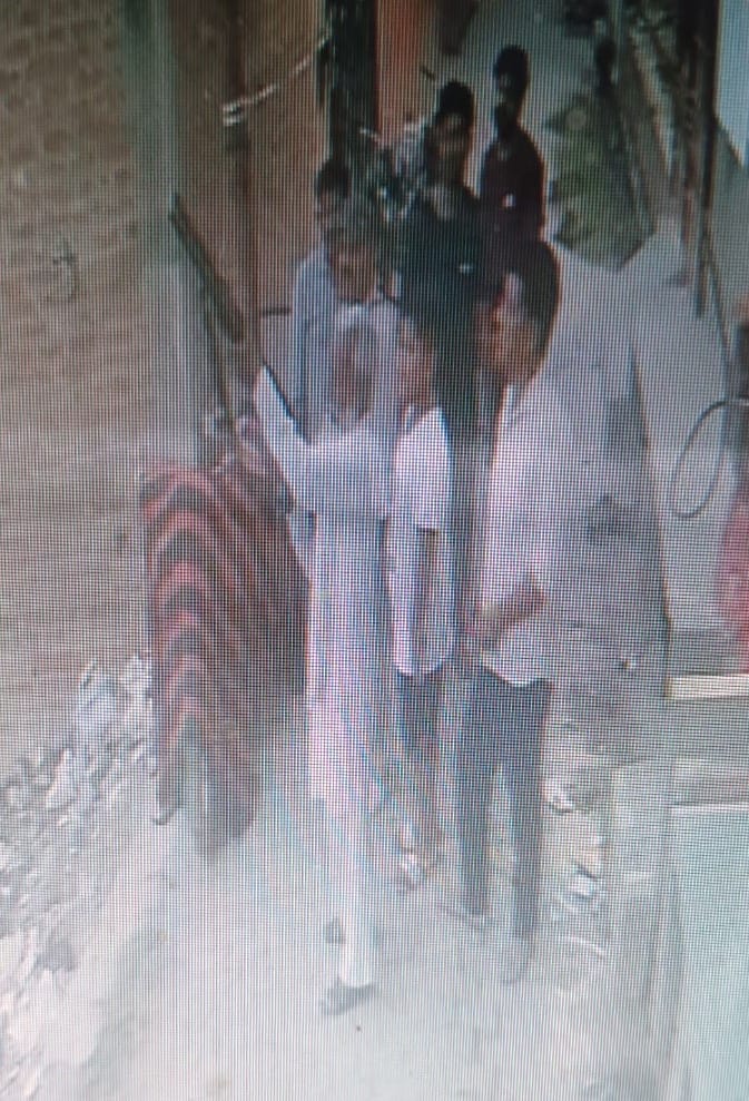 Fired shots in the excitement of acquiring a new gun; now the police are searching for the culprit.