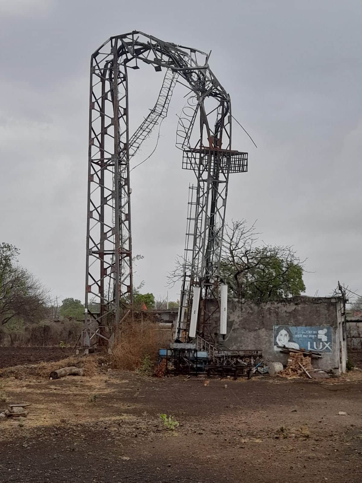 सड़कों पर भरा पानी
