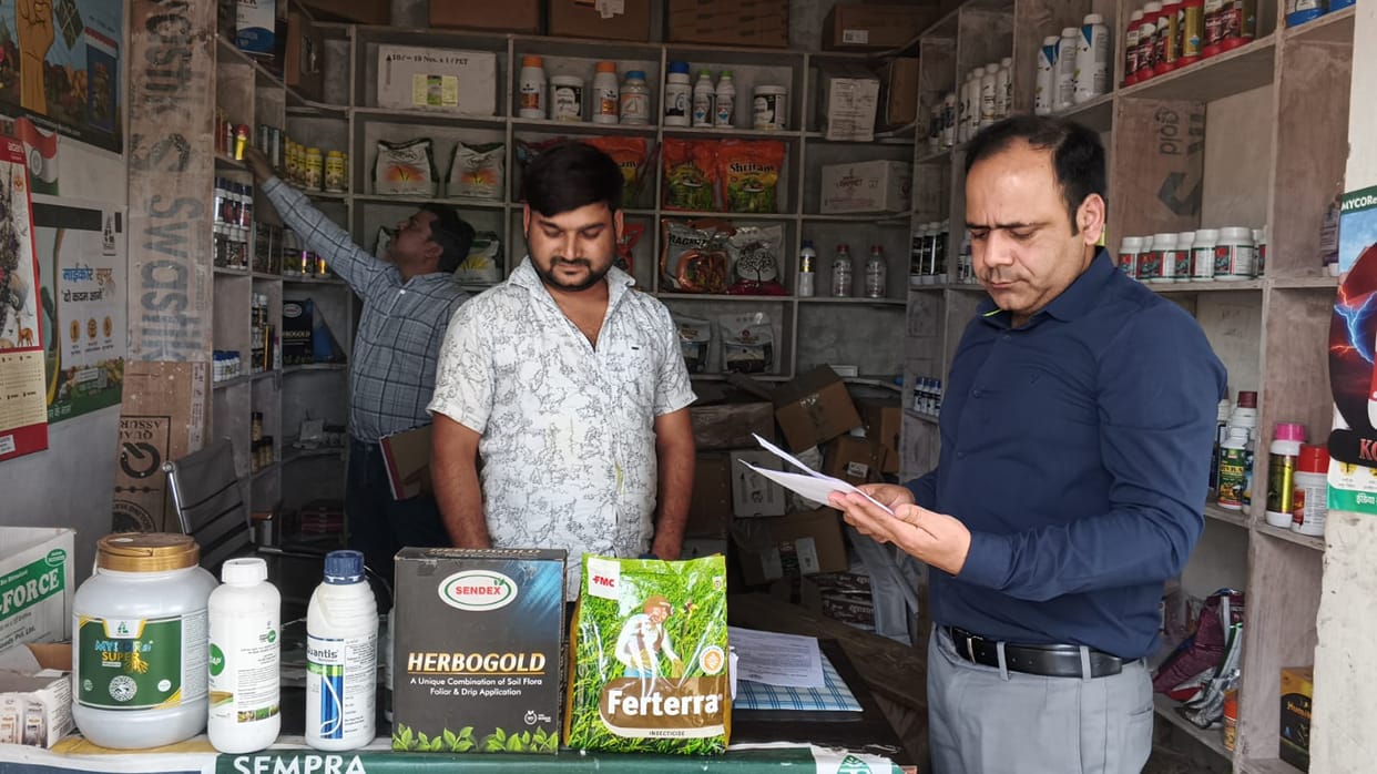 Licenses of six shops cancelled for violating fertilizer rules