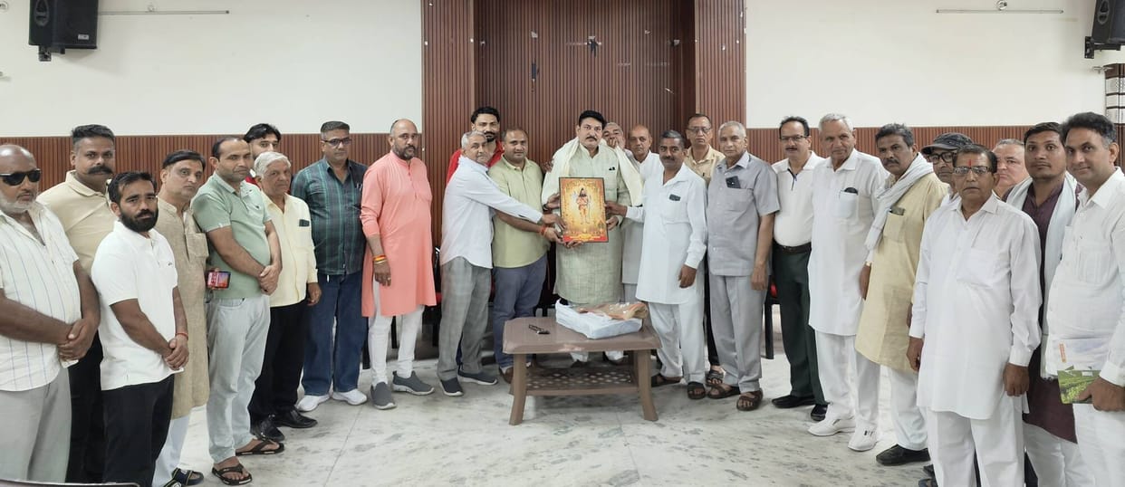 Sanjeev Goldy was honored by the Brahmin community.