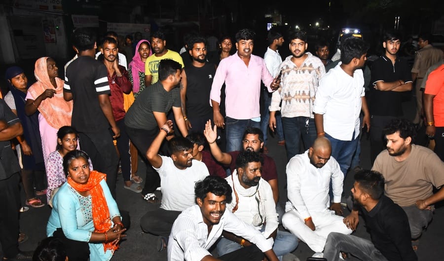 Porter beats shopkeeper, protests erupt