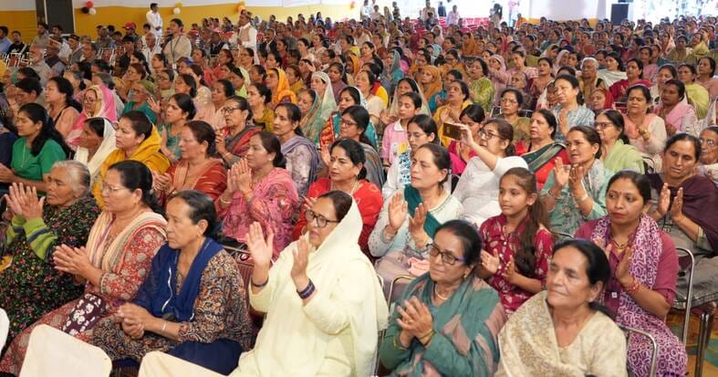 Sadhvi Garima explained the significance of incidents from the life of Shri Ram.