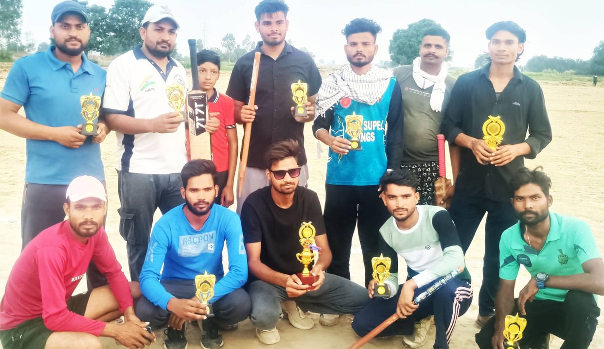 Dari's team captured the trophy