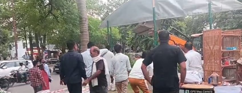 The Municipal Corporation demolished the cafe built on the drain and sealed the Parag booth.
