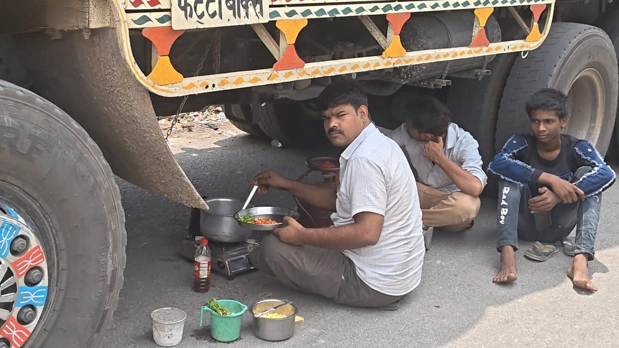 Nepal border strike ends, 300 trucks begin evacuation