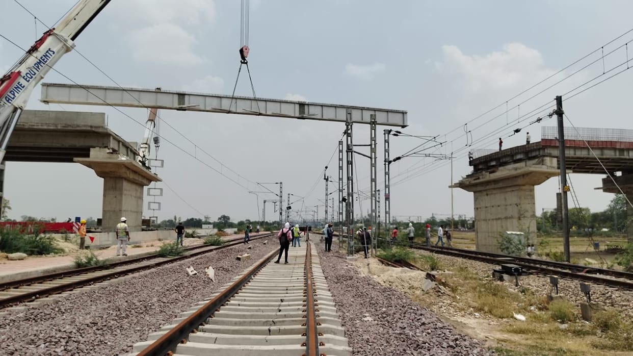 Janghai Flyover: Girder installation work begins, train services halted for two hours