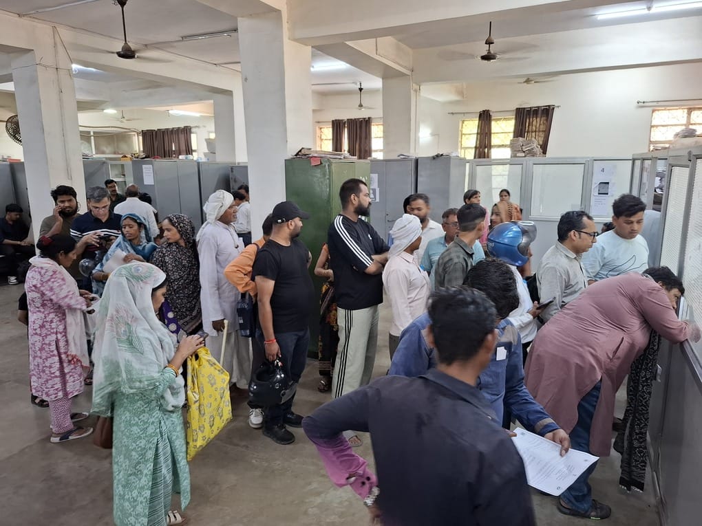 Birth and Death Certificate System Under Strain: Thousands of Applicants, Only One Magistrate