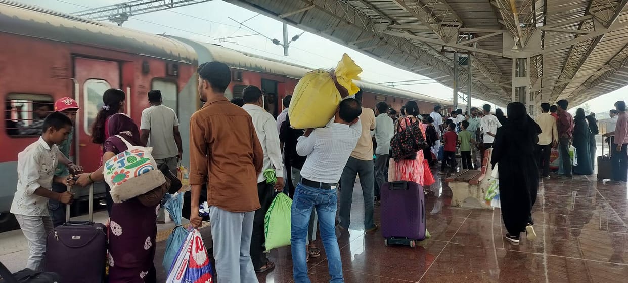 Passengers Swarm Stations; No Room on Trains