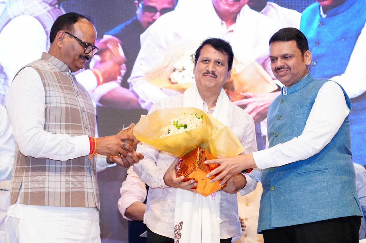 Folk singer Suresh Shukla honored in Mumbai