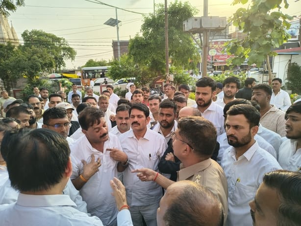 Action Taken Against Zila Panchayat Member and Dismissed Constable, Protest Held at Police Station