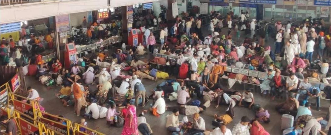 Bangalore-Danapur special was delayed by 20 hours