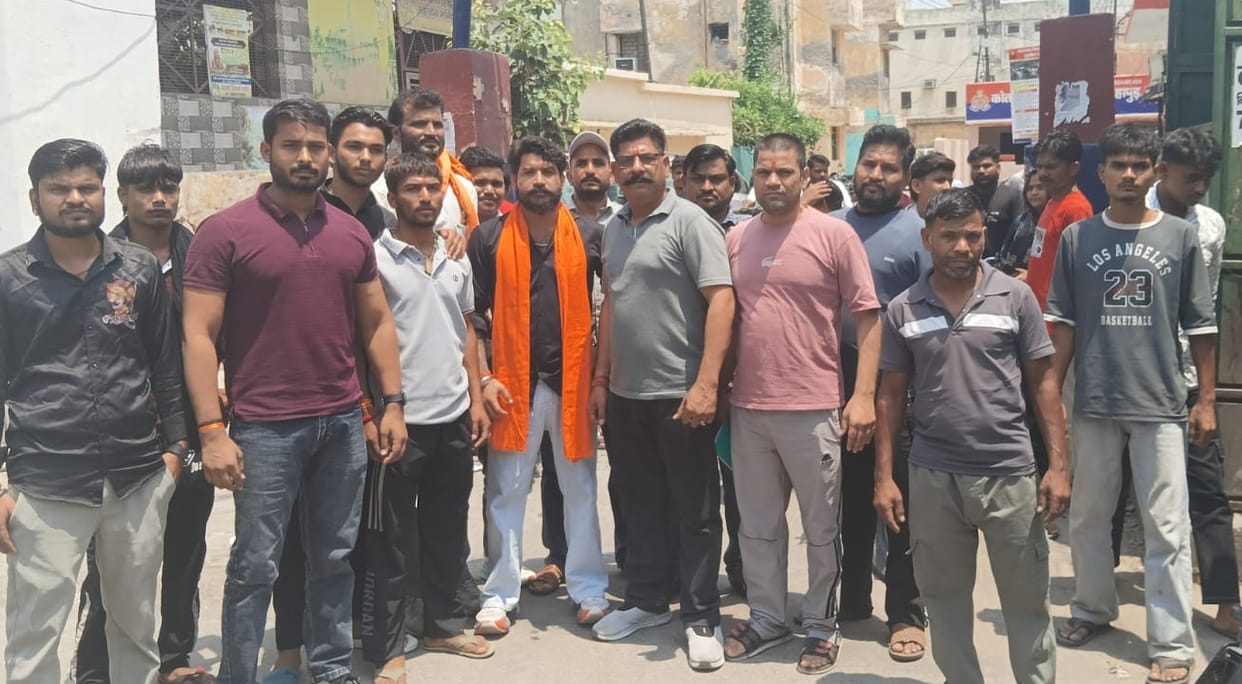 There is no trace of the girl, Hindu organization reached the police station