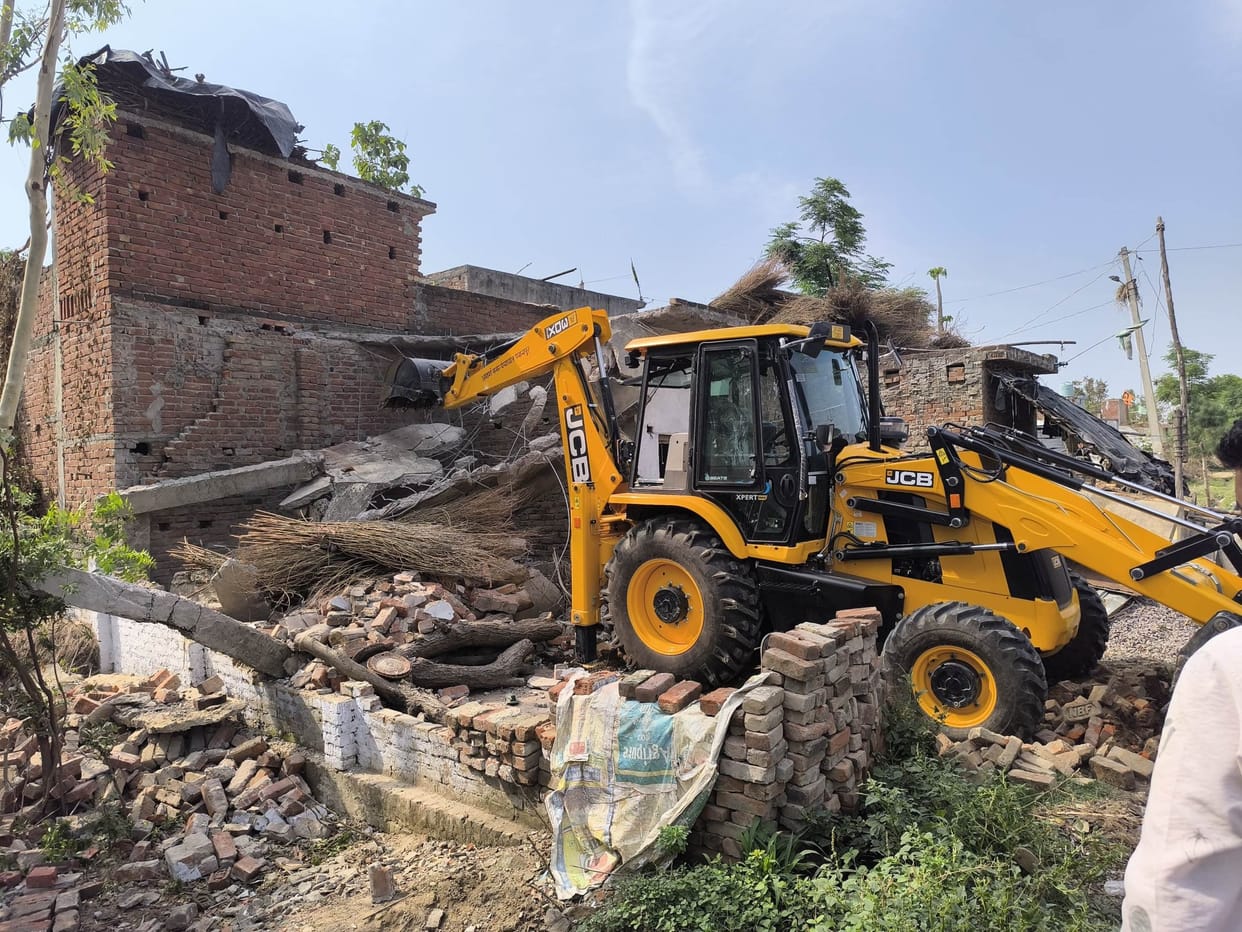 10 illegal constructions razed in Payagpur