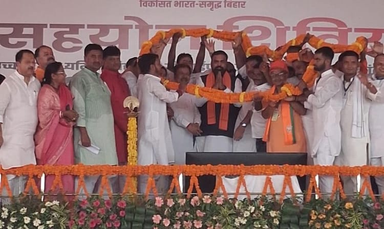 Bihar News: मुजफ्फरपुर को 288 करोड़ रुपये की सौगात, मुख्यमंत्री ने अधिकारियों को दिया 30 दिन का अल्टीमेटम