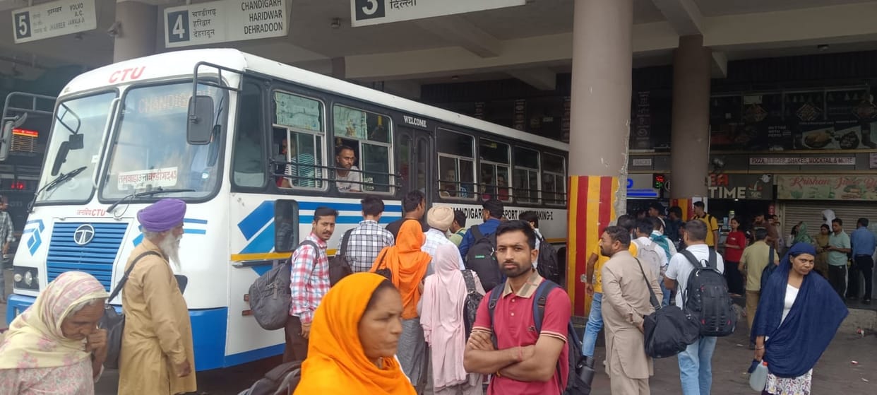 Crowds of passengers gathered, HRTC operated 17 special buses