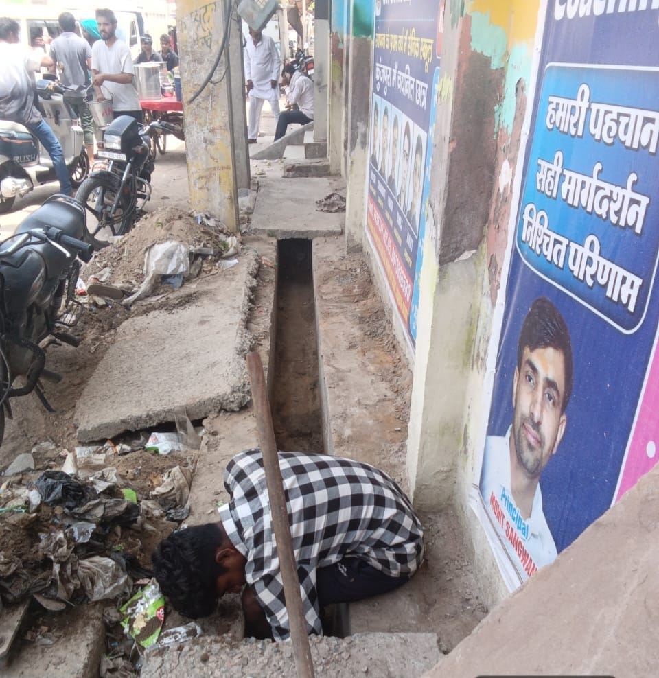 Carelessness will lead to drowning... Cleaning of drains accelerated before the monsoon, 10 quintals of plastic-polyethylene being removed daily