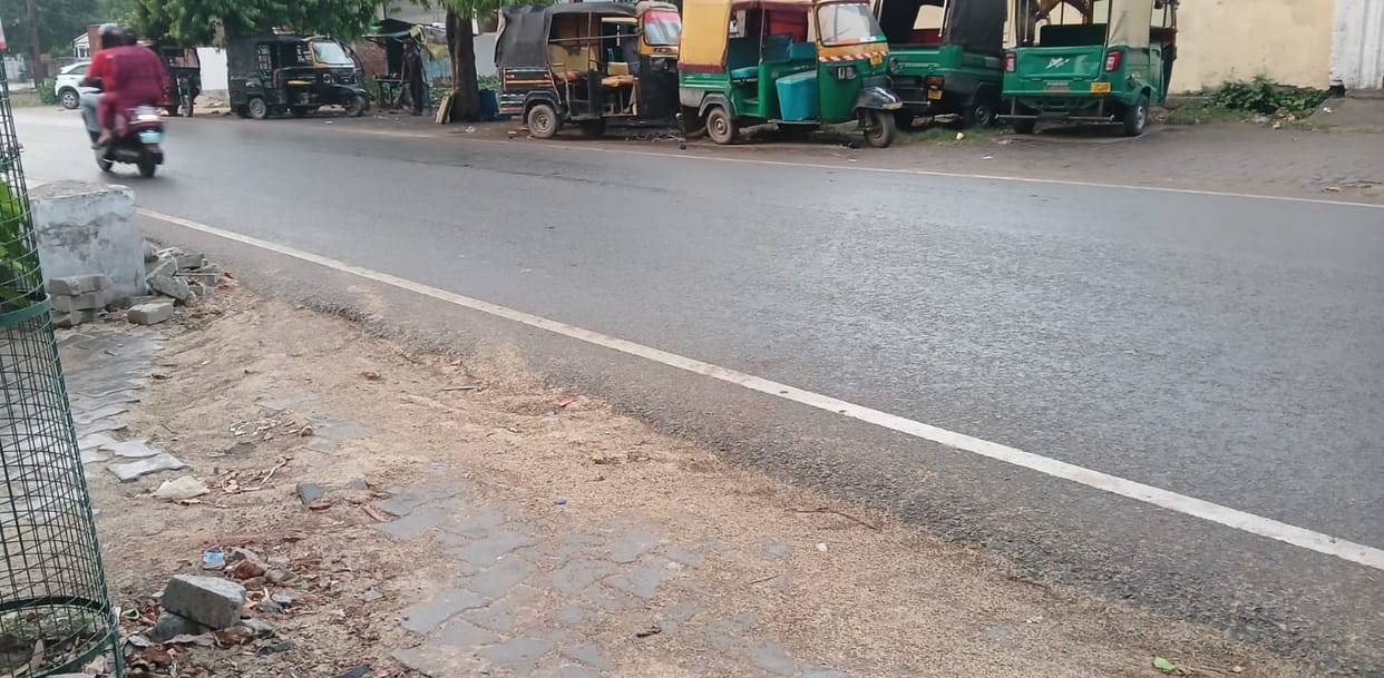 As it draws to a close, Nautapa begins to scorch once again; the humidity has compounded the discomfort.