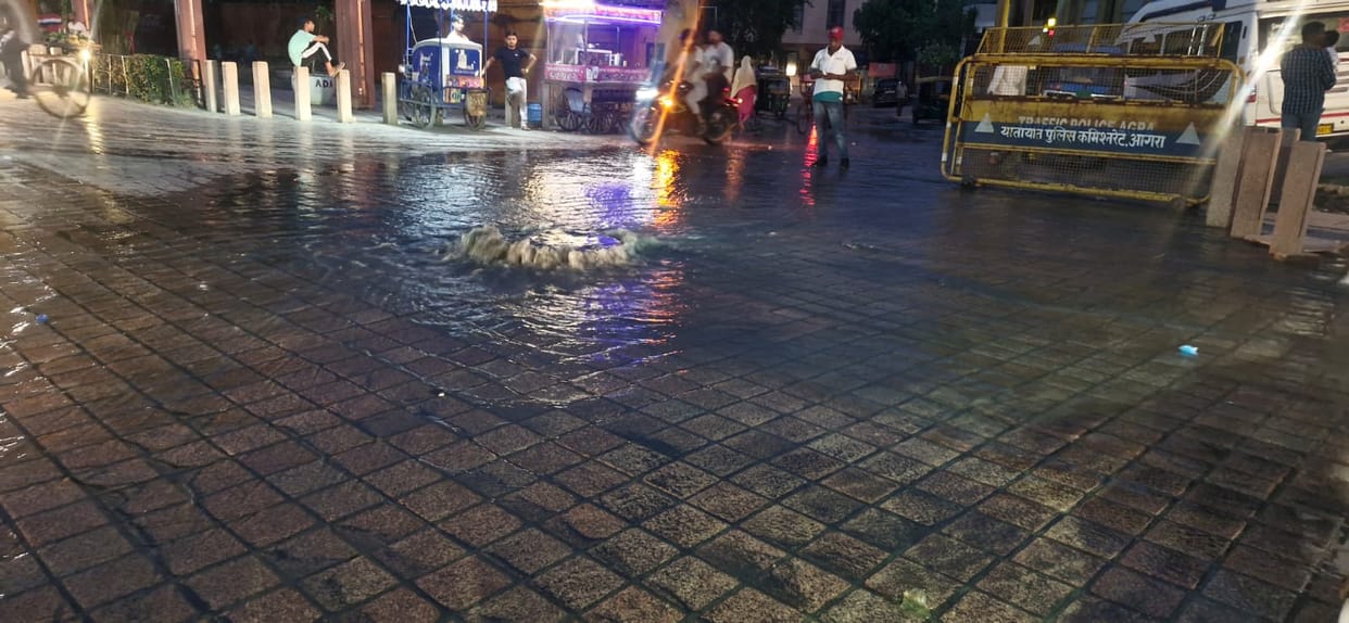Wow, they came to say Taj, but returned saying uff sewer
