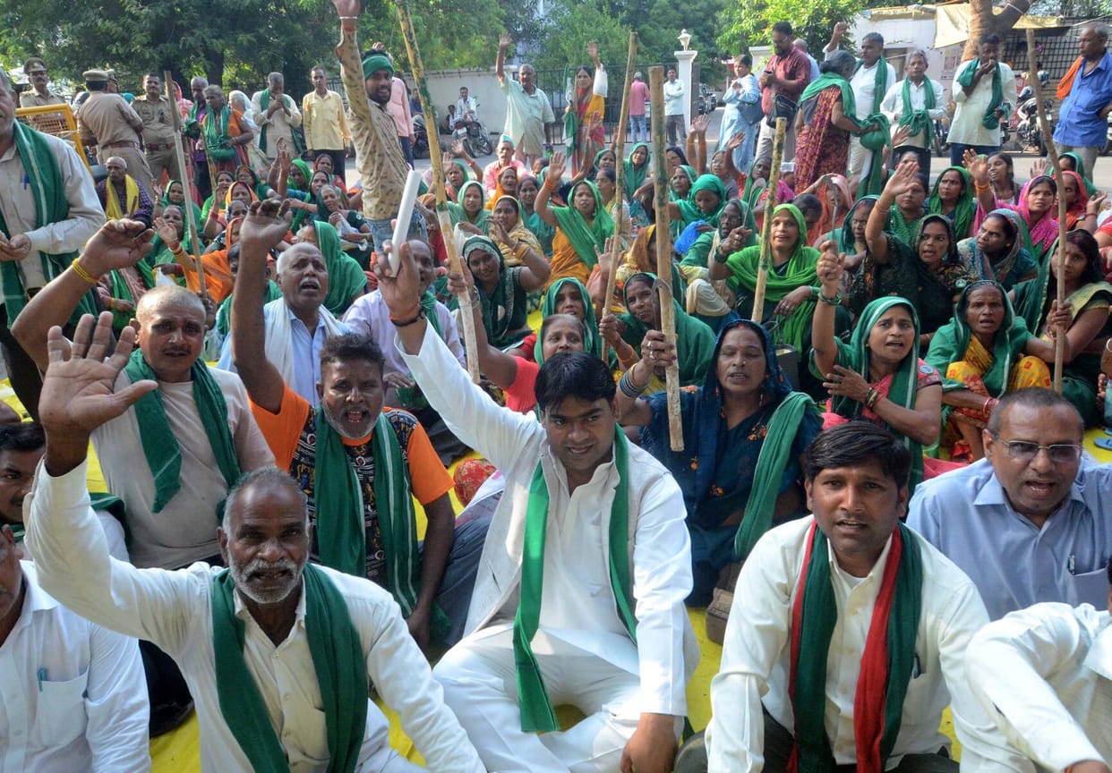 Farmers protest at LDA headquarters
