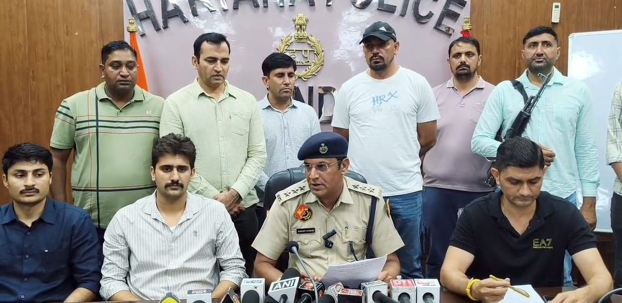 The arrested criminals, Tejbir and Arun, have confessed to five major crimes.
