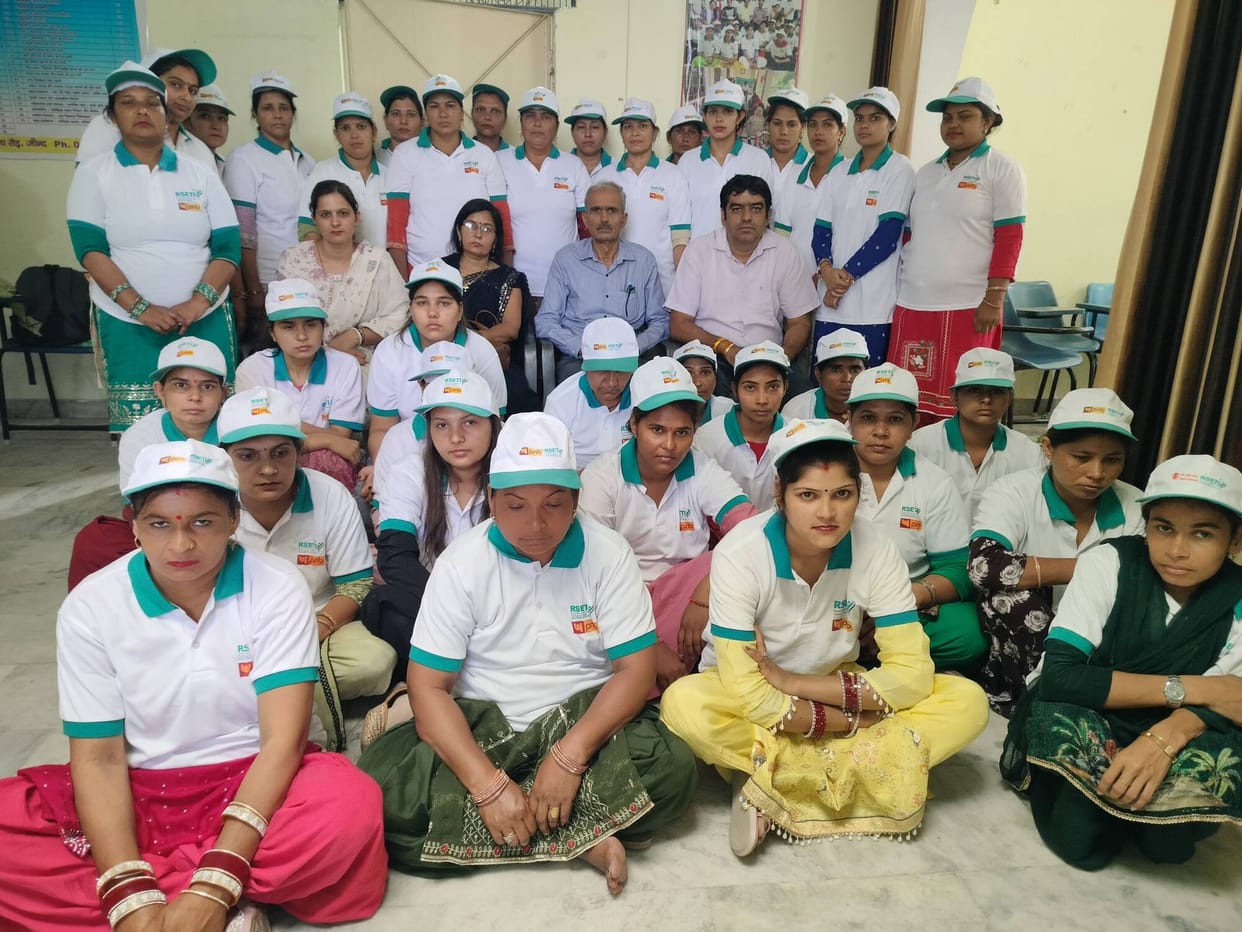 Women in the village of Jaijavanti were provided training in making jute products.