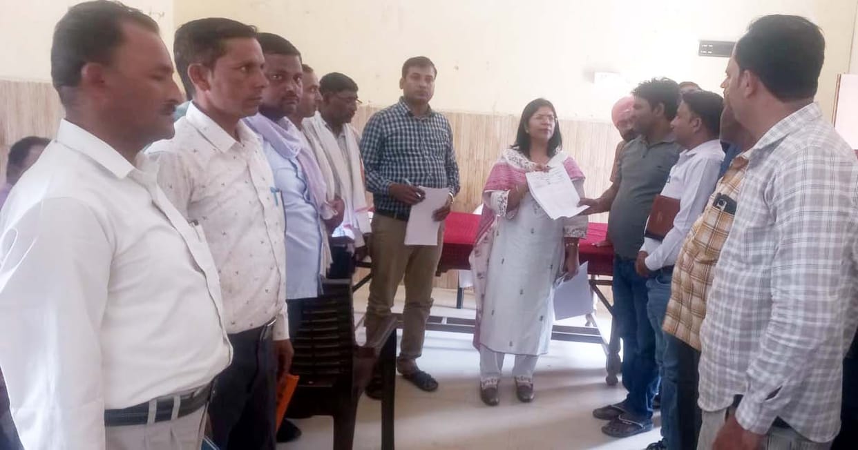 Employment servants opened a front after not receiving honorarium for 29 months.