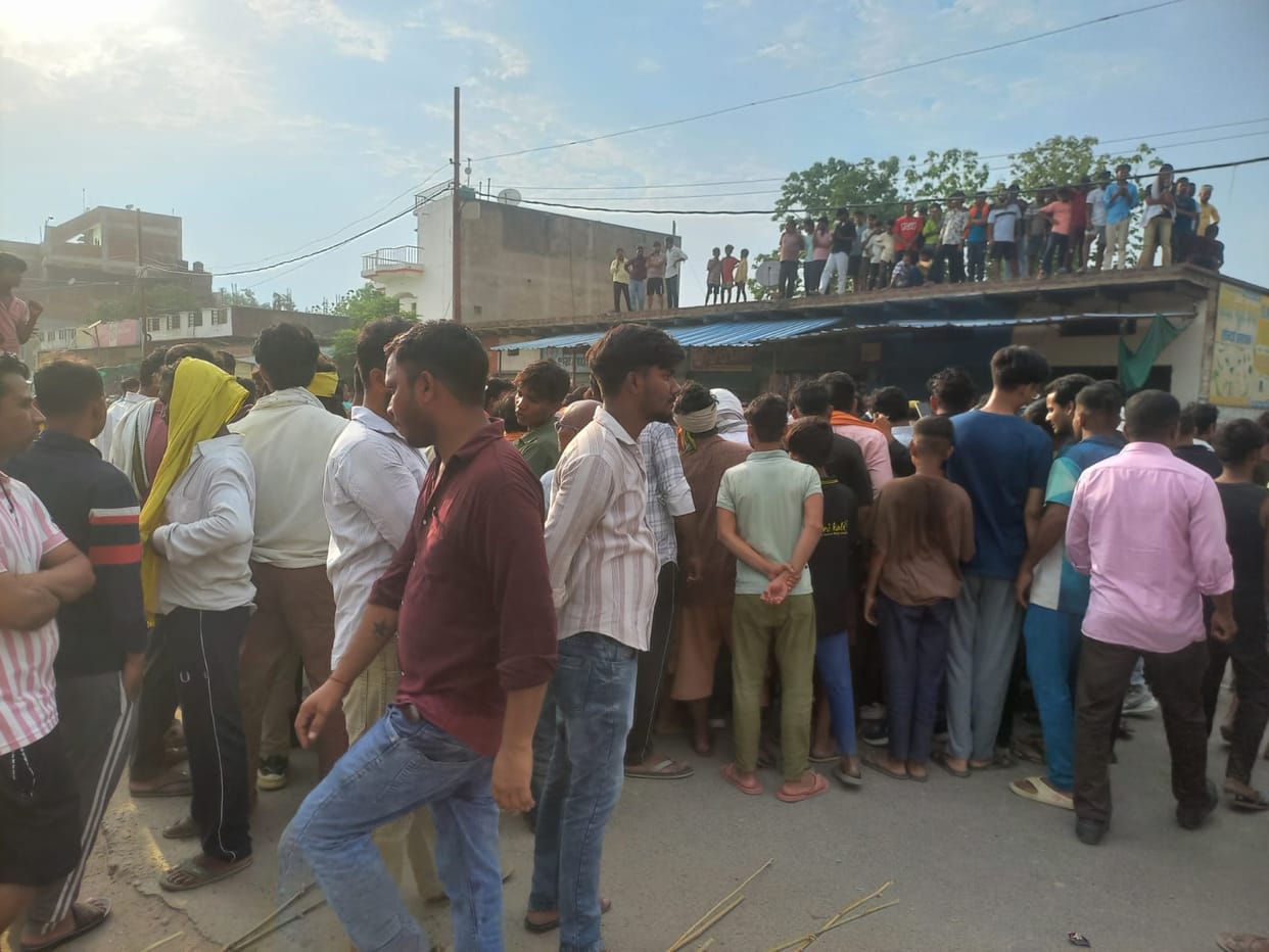 An 11th-grade student dies after being beaten by miscreants; angry villagers stage a road blockade.