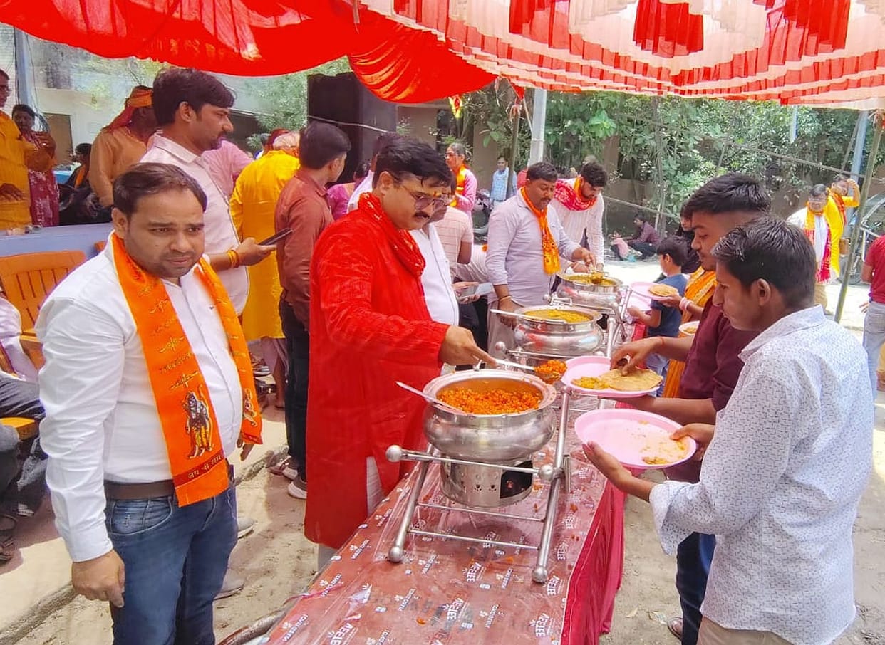 Bhandara was held at various places on Bade Tuesday.