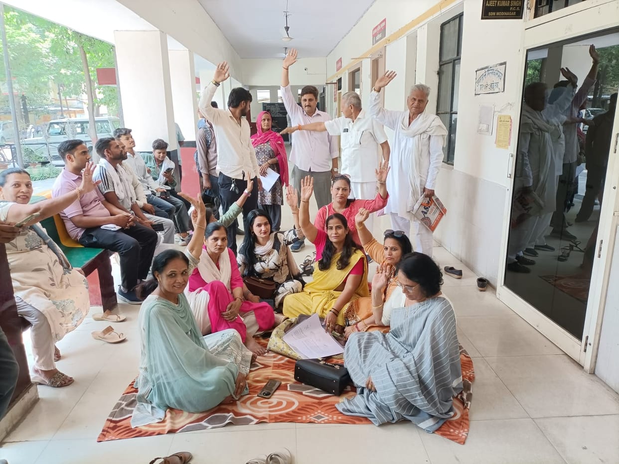 Women Staged a Sit-in Protest at the Tehsil Office Over Drainage Issues