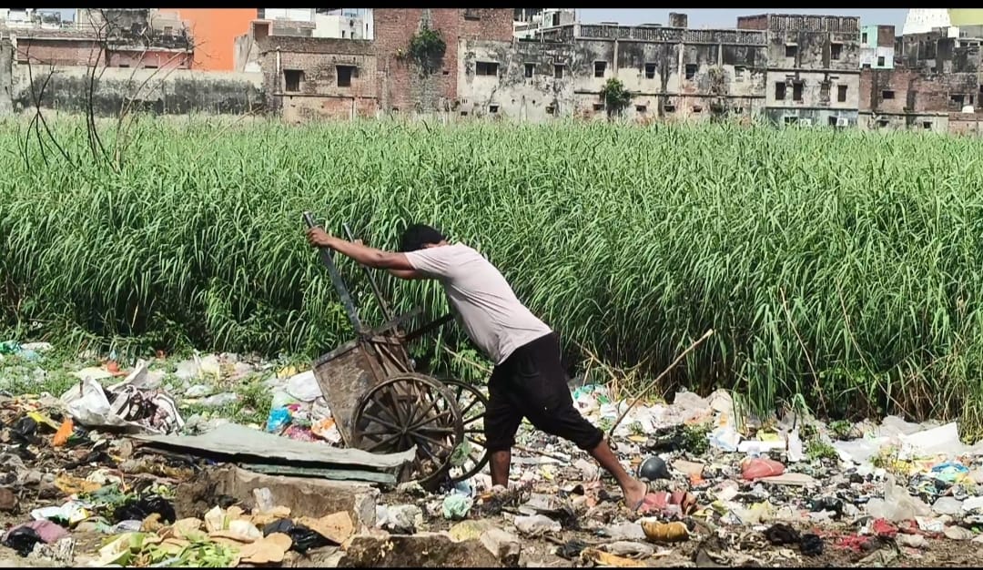 etah news kalash talab become waste house