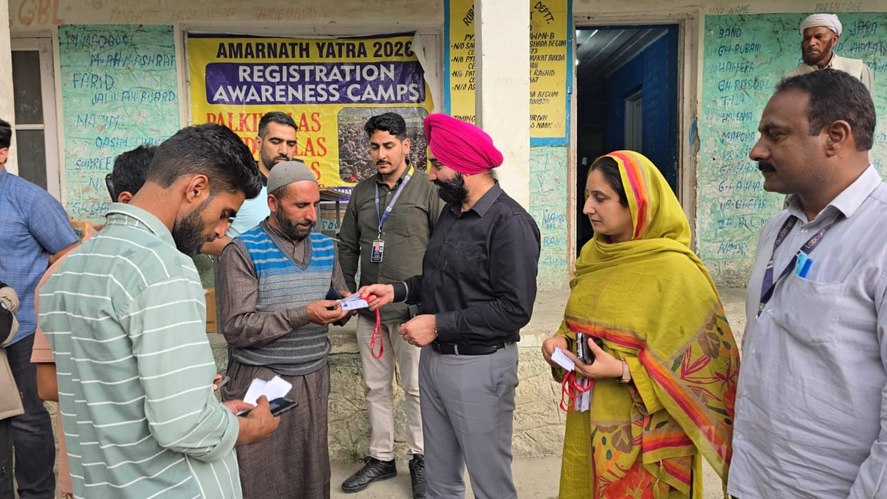 Srinagar, Charandeep Singh, Labor Commisionner, Visit Gandherbal