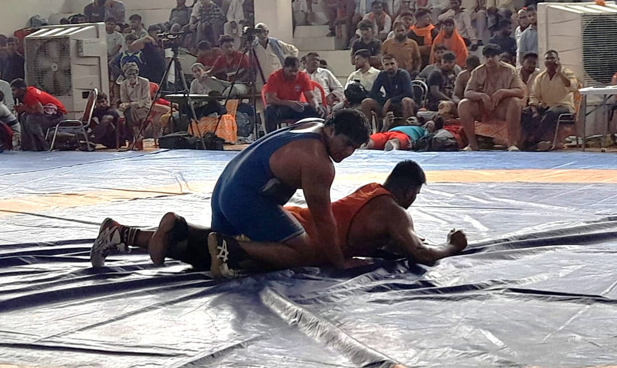 Suraj of Azamgarh defeated Vansh of Hapur