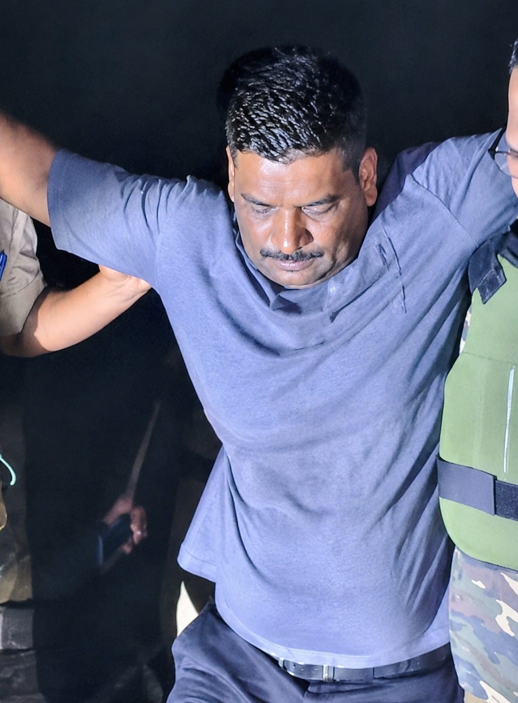 Leader of the gang defrauding women injured in encounter