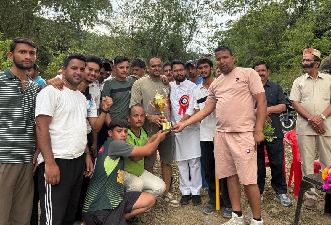 Baila Panchayat team won the title of cricket competition