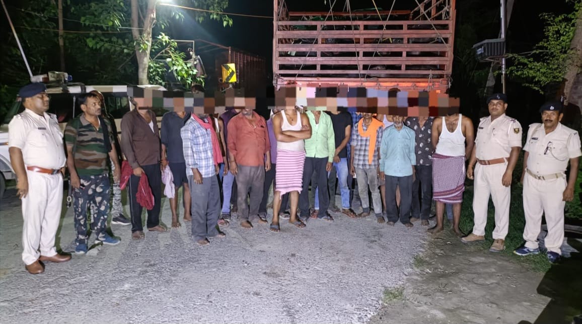Muzaffarpur Bihar news : police take major action against cattle smugglers 60 cattle freed 22 interstate