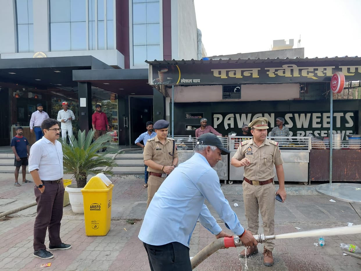 After the Delhi incident, the fire fighting situation in restaurants and hotels was checked.