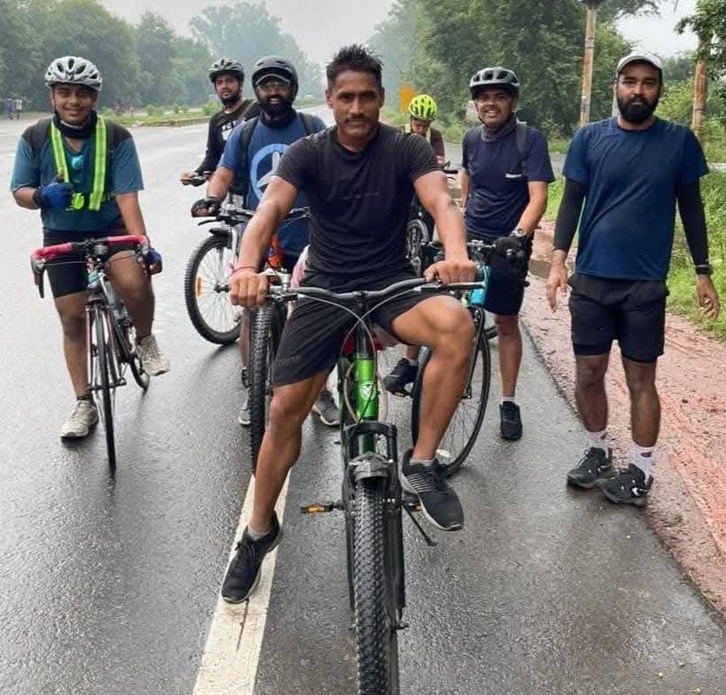 Corona warrior Rishi Boxer led bicycle races, spreading the message of a healthy life and a drug-free India through a rally on World Bicycle Day.