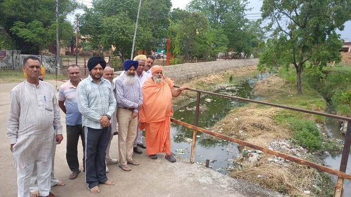 Traffic jams and waterlogging in Vyaspur village make life difficult for residents.