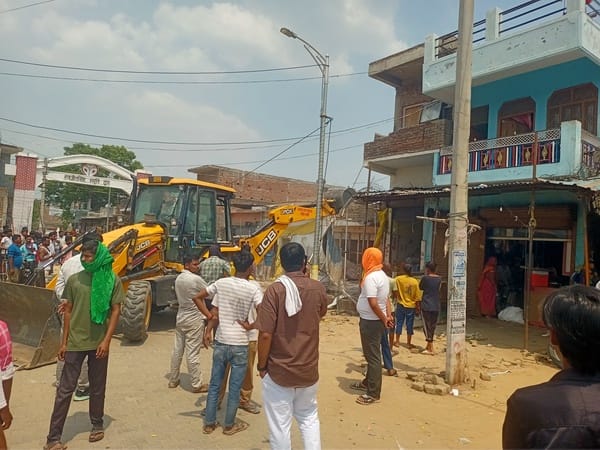 Bulldozer runs on illegal encroachment from Babhanan intersection to Mahughat bus stop