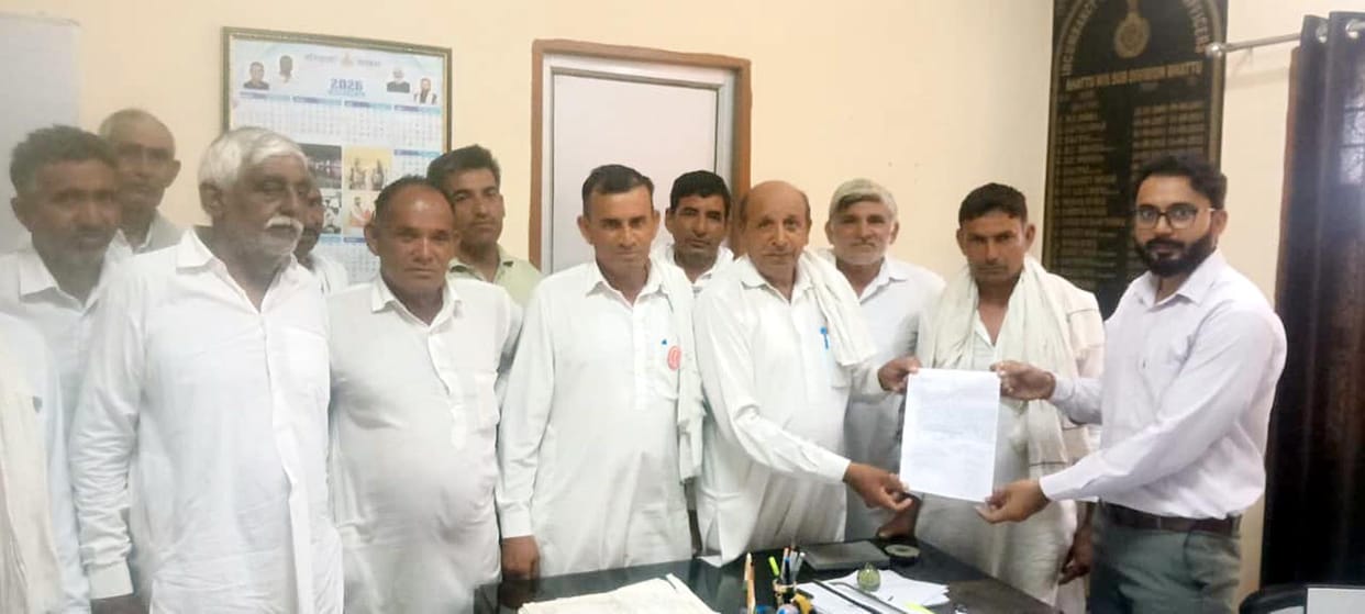Cotton sowing affected due to lack of water reaching the tail end, farmers submitted a memorandum