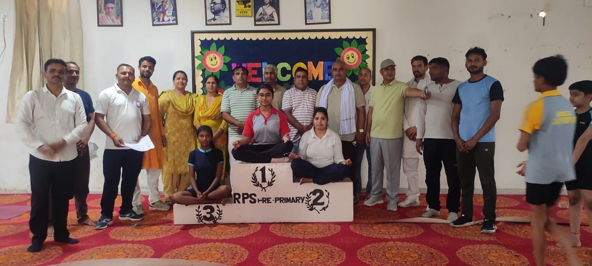 Vanshika and Kartik first in the 10-18 age group of the block level yoga competition