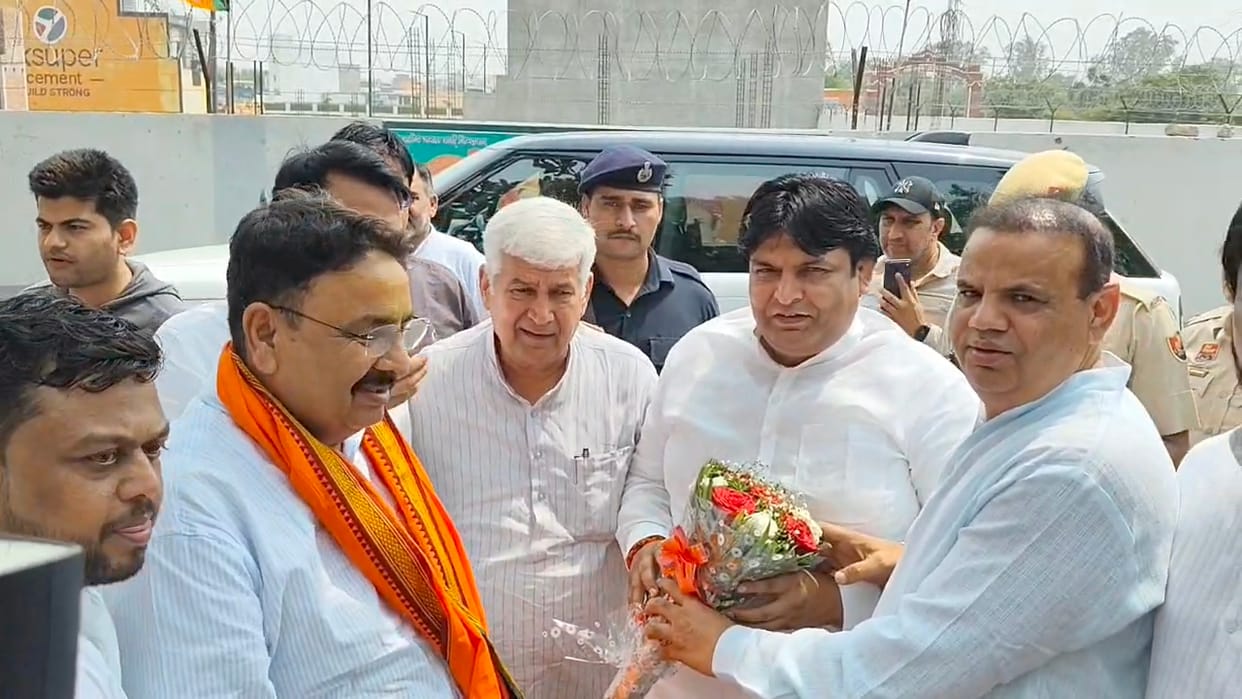 Workers should play an active role in strengthening the organization: Mukesh