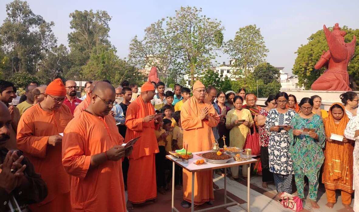 Continuous recitation of Hanuman Sahasranaam