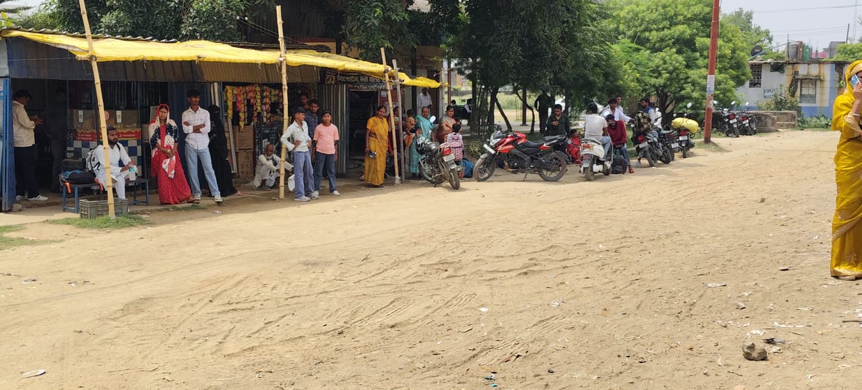 Bus station lacks basic amenities, passengers suffer in the heat